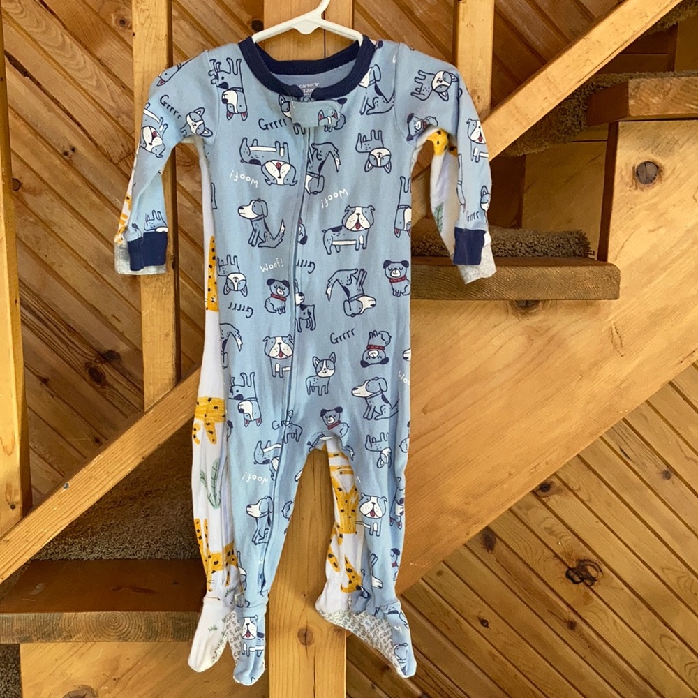 Carter’s zipper sleeper set of two